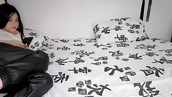 Amateur Teen Gets Naughty In Hotel Room With Sexy Girlfriend