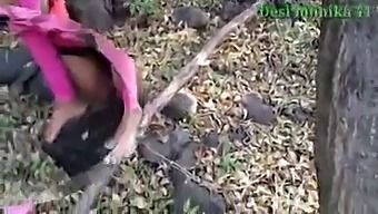 Desi Lover Gets Fucked In The Jungle