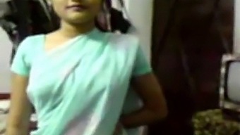 Sexy Indian Girl In Saree Seduces With Passion (New)