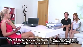 Kızıl Saçlı Çek Casting Videosunda Kamerada Derin Boğaz Yapıyor