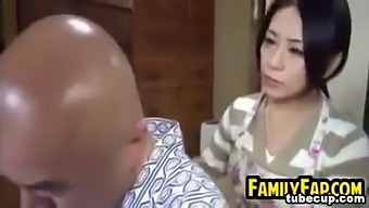 Old Man And Teenage Girl Have Sex In Japan