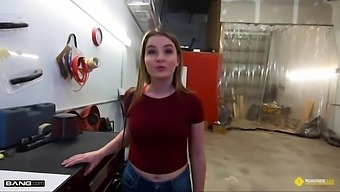 Desperate Blonde Gets A Ride From Mechanic For Cash