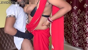 Indian Curvy Woman Kamvali Bay In Steamy Video