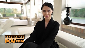Aksi Anal Hardcore Dengan Wanita Kecil Berambut Coklat Dalam Definisi Tinggi