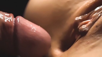 Intensywny Seks Z Cipką Prowadzi Do Przytulnego Creampie
