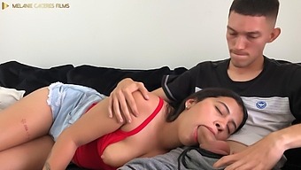 Styvsysters Mun Fylld Med Sperma Efter Grov Ansiktsknulla