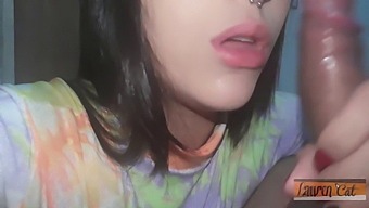 Morena Brasileira Recebe Gozada Facial